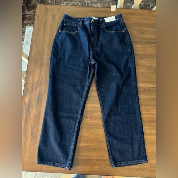 Abercrombie & Fitch Denim - Abercrombie Ankle Straight Ultra HighRise 32 or 14S